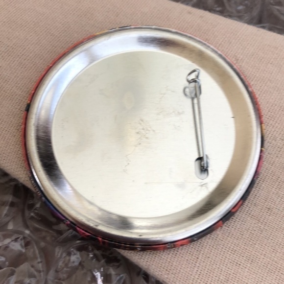 Vintage Osmosis Jones Button Brooch - Picture 2 of 2